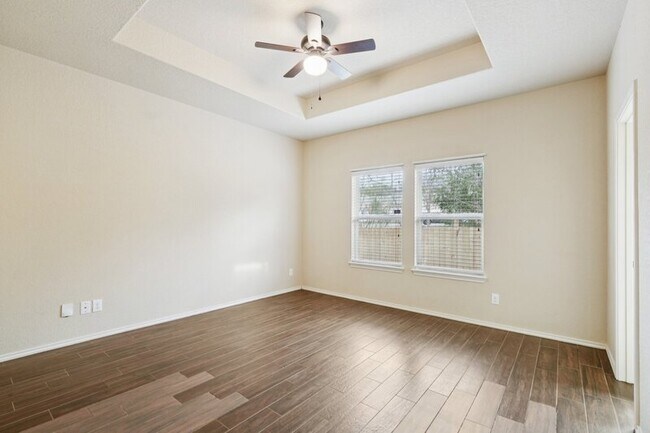 Building Photo - 5422 Sunlit Brk