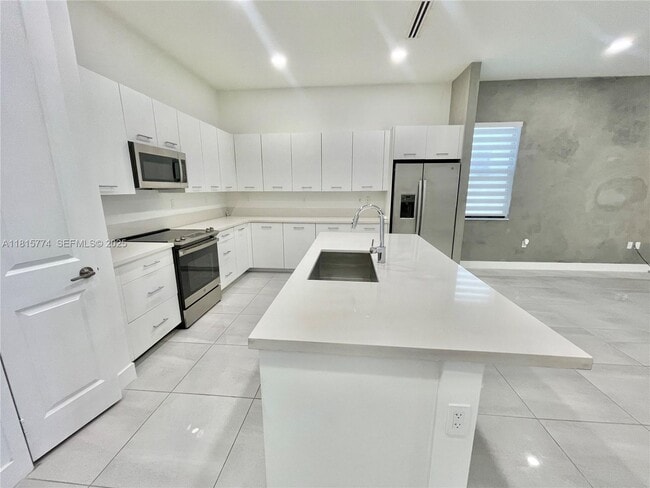 Building Photo - 17324 SW 41st St