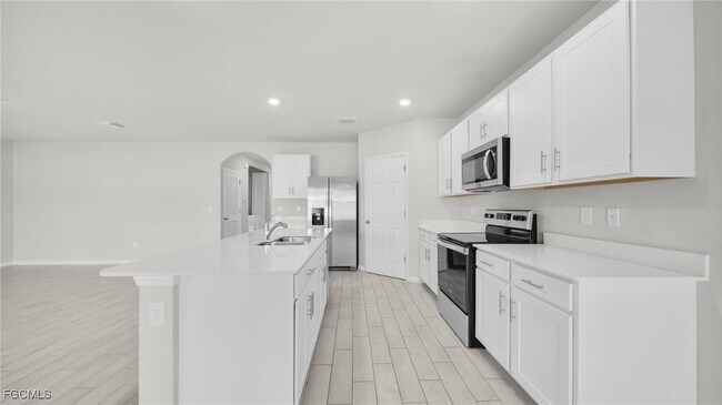 Building Photo - 1327 SE 16th Pl