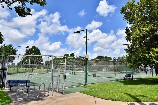 Building Photo - 2910 Walnut Springs Dr