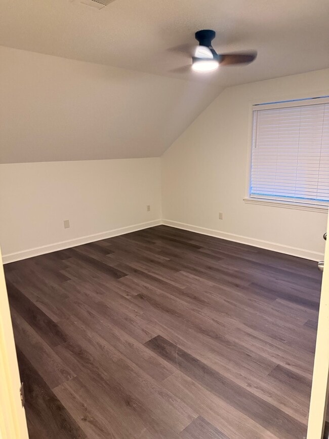 Building Photo - 1213 N 32nd Ave