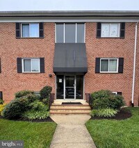 Building Photo - 3352 Hewitt Ave