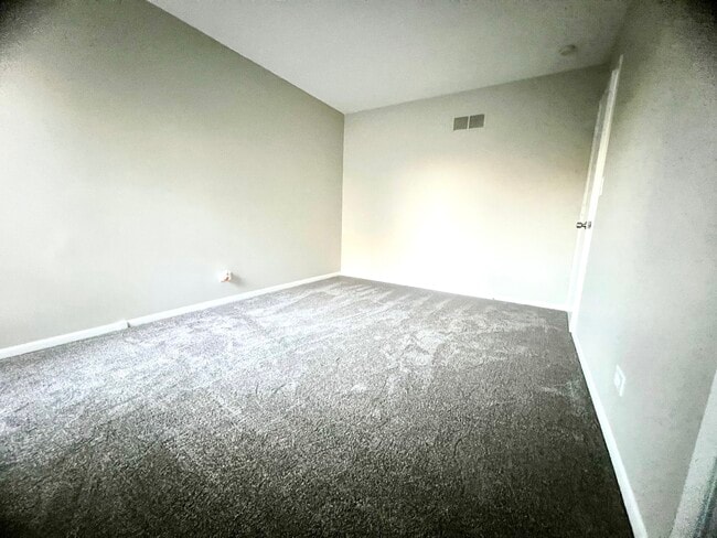 Building Photo - 248 Waverly Dr
