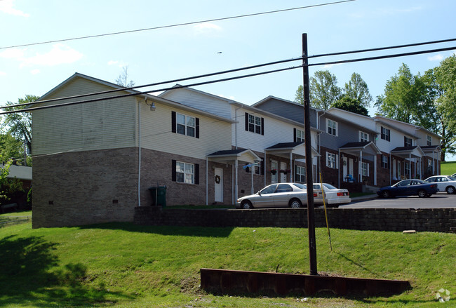 Building Photo - Greenbrier Hills Townhomes