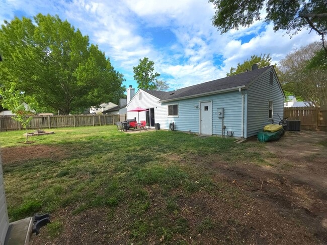 Building Photo - Move In Ready 3 Bedroom Ranch!