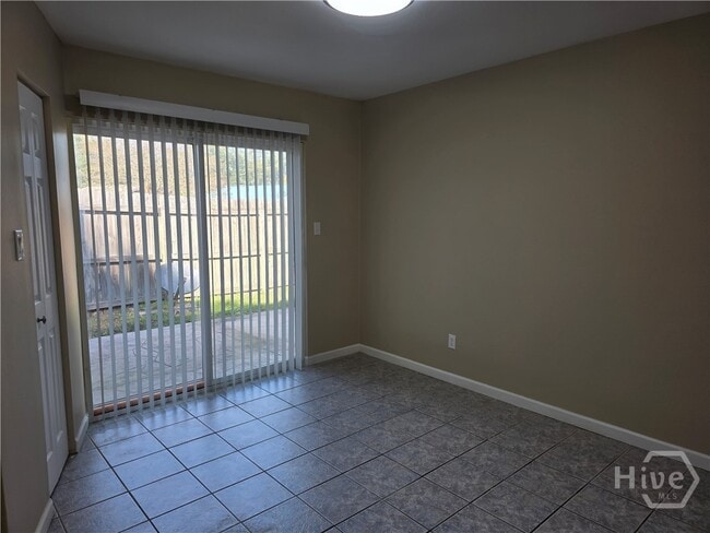 Building Photo - 312 W 5th St