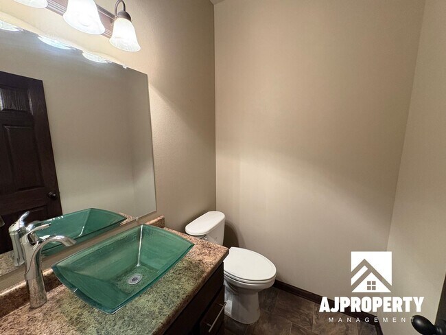 Building Photo - 9402 W Broek Dr