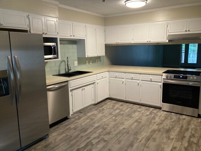 Building Photo - 109 Indian Hills St