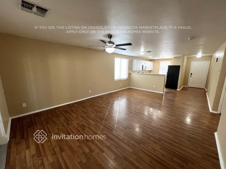 Building Photo - 1868 W Renaissance Ave