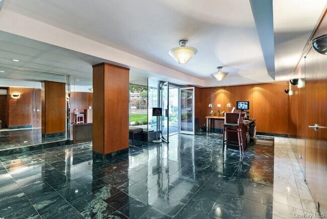 Building Photo - 3725 Henry Hudson Parkway East