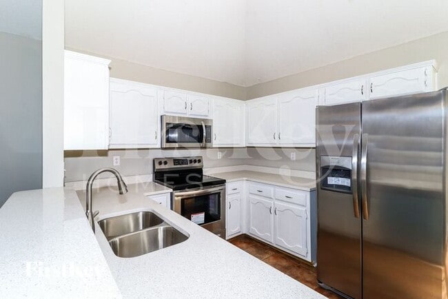 Building Photo - 5539 Lacey Cove