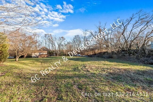 Building Photo - 4311 IL-176-Unit C