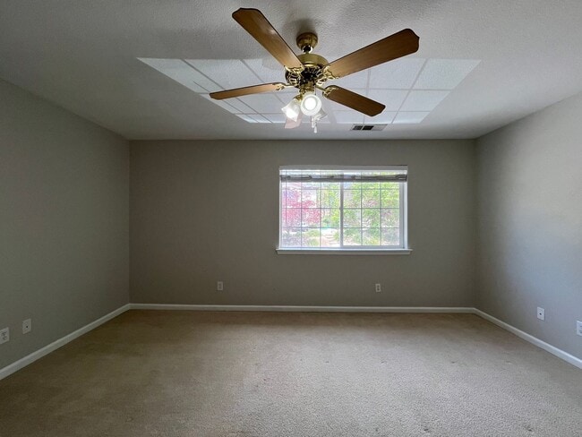 Building Photo - Charming 3 bedroom home in Paso Robles