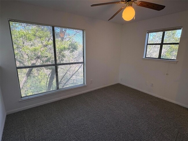 Building Photo - 9201 Simmons Rd