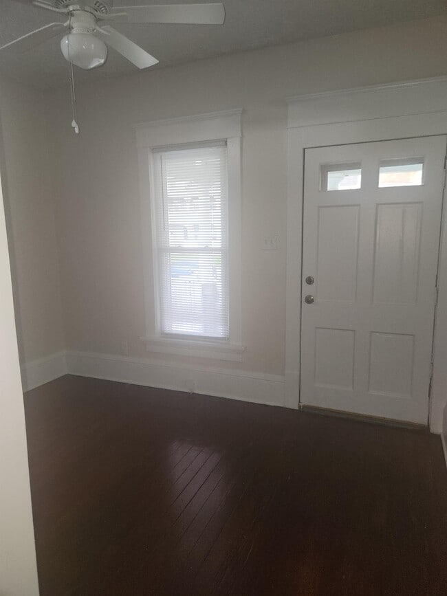 Building Photo - 526 Clarendon Ave NW