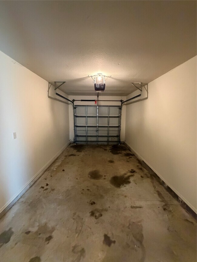 Building Photo - 12608 Rio Lindo St