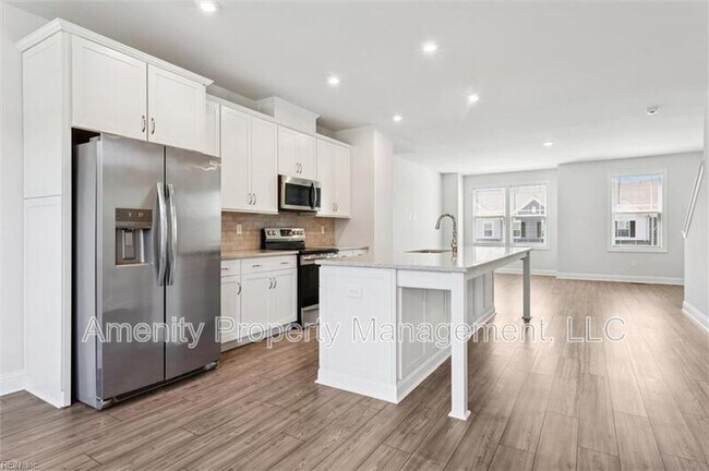 Building Photo - 1544 Stanford Ln