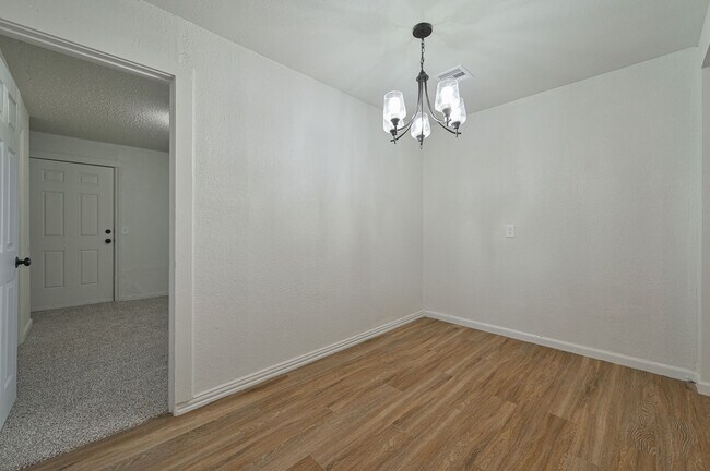 Building Photo - 3732 NW 26th St