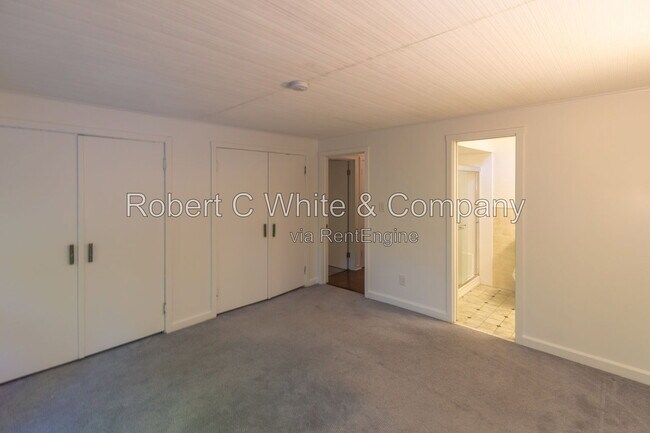 Building Photo - 16 Sunbrook Rd