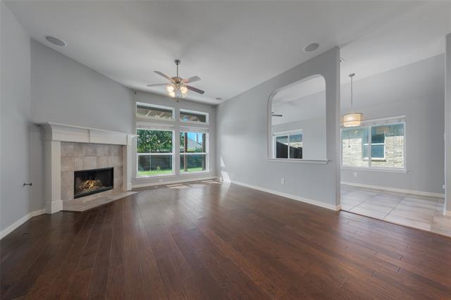 Building Photo - 2945 Mandalay Dr
