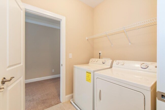 Building Photo - 4505 Summersweet Dr