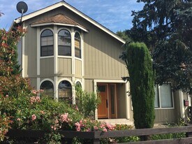 Building Photo - 832 loadstone court