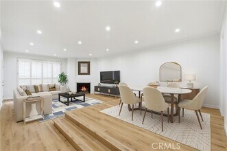 Building Photo - 2219 S Bentley Ave