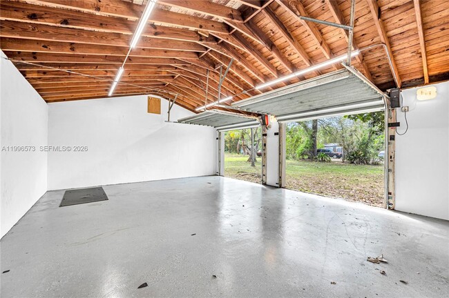 Building Photo - 1280 NE 115th St