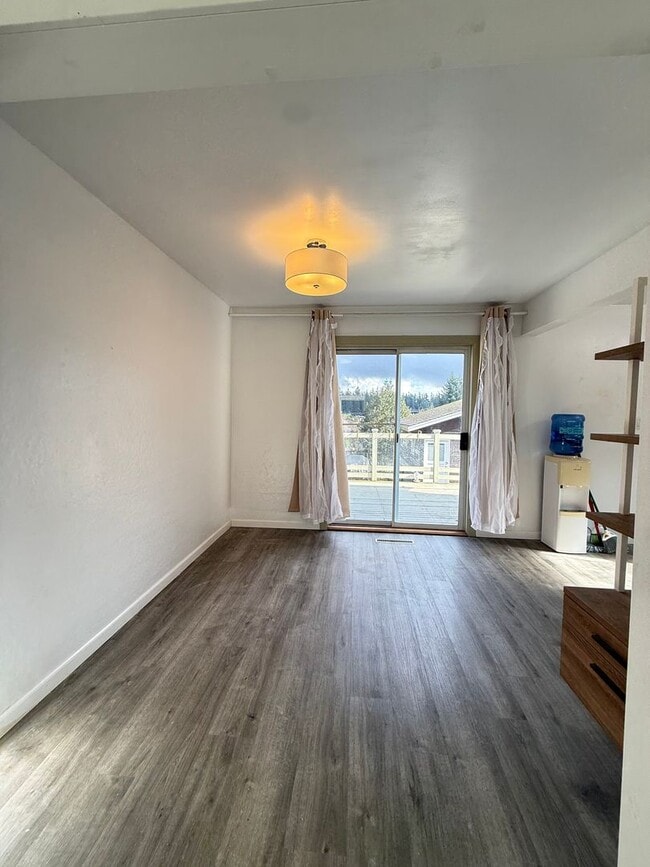 Building Photo - Well-Maintained 3-Bedroom Home in Prime Everett Location