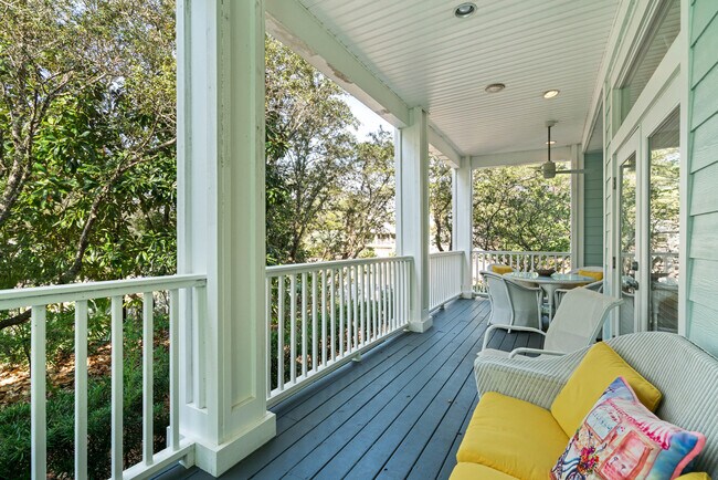 Building Photo - 10 Boardwalk Ln