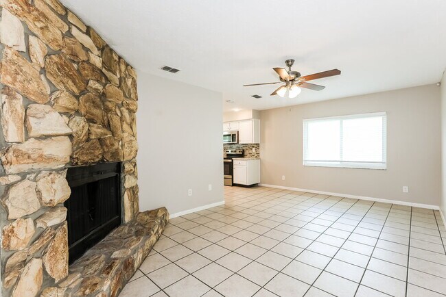 Building Photo - 3207 Acapulco Dr