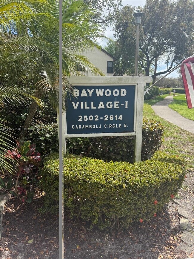 Building Photo - 2590 Carambola Cir N