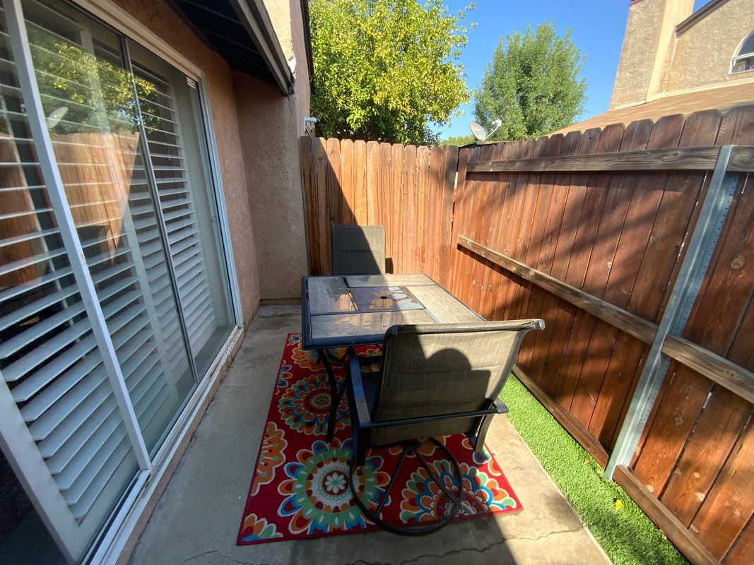 Building Photo - 610 Parkview Dr