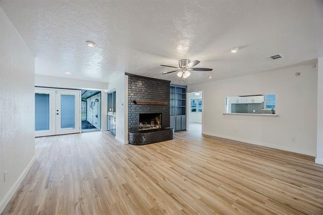 Building Photo - 6509 S Hulen St