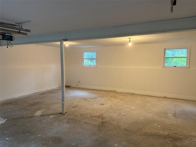 Building Photo - 51 Glenerie Ln