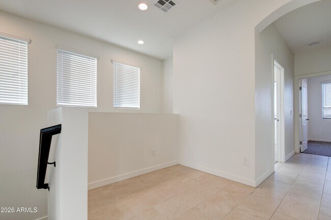 Building Photo - 16075 N 30th St