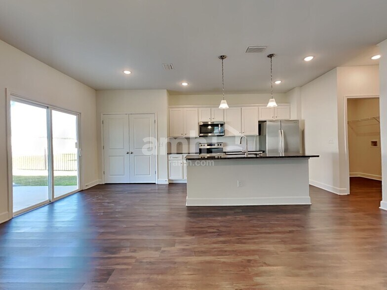 Building Photo - 974 Tan Tara Trl