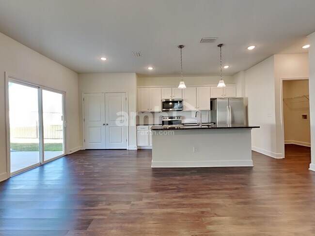 Building Photo - 974 Tan Tara Trl