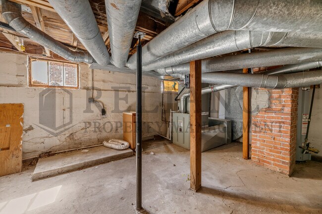 Building Photo - 446 N Fountain St