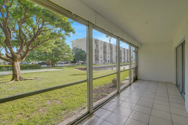 Building Photo - 200 Waterway Dr S