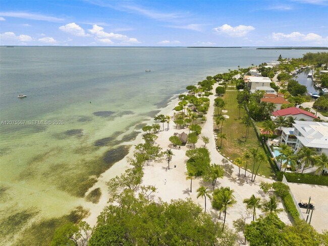 Building Photo - 203 Gulfview Dr