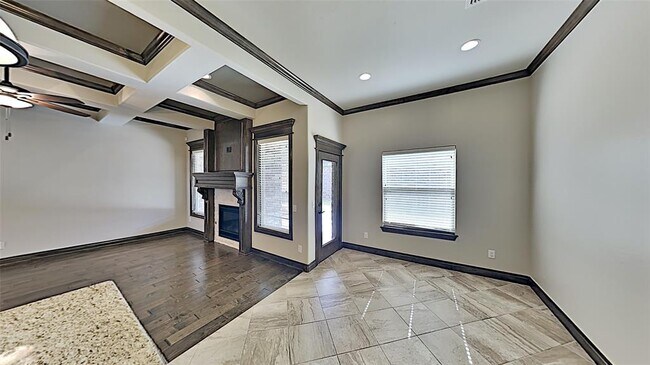 Building Photo - 5917 Grandby Rd