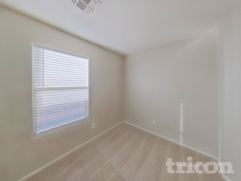 Building Photo - 22671 Scott Dr