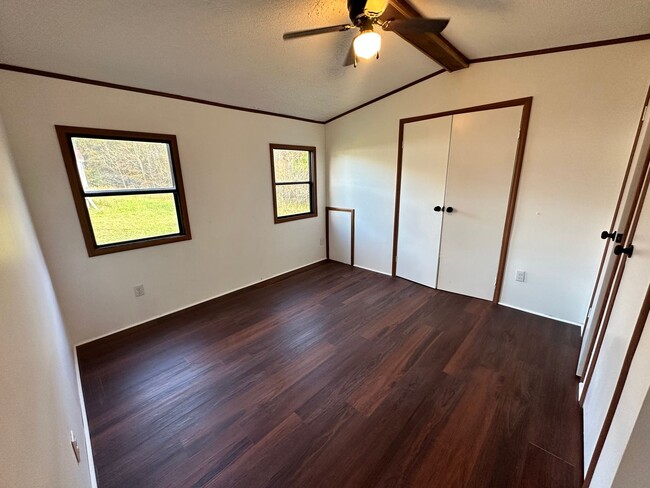 Building Photo - Newly Renovated 2-Bedroom in Rice, VA!