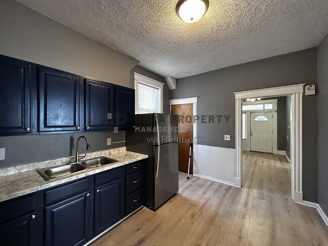 Building Photo - 1555 Salerno Dr
