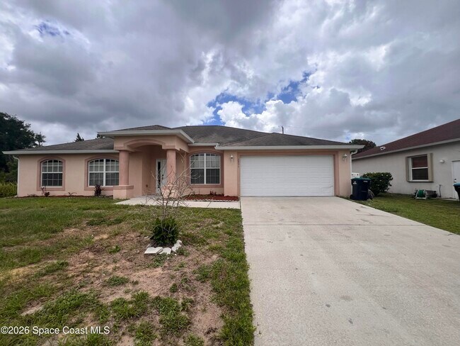 Building Photo - 2891 Felda Ave