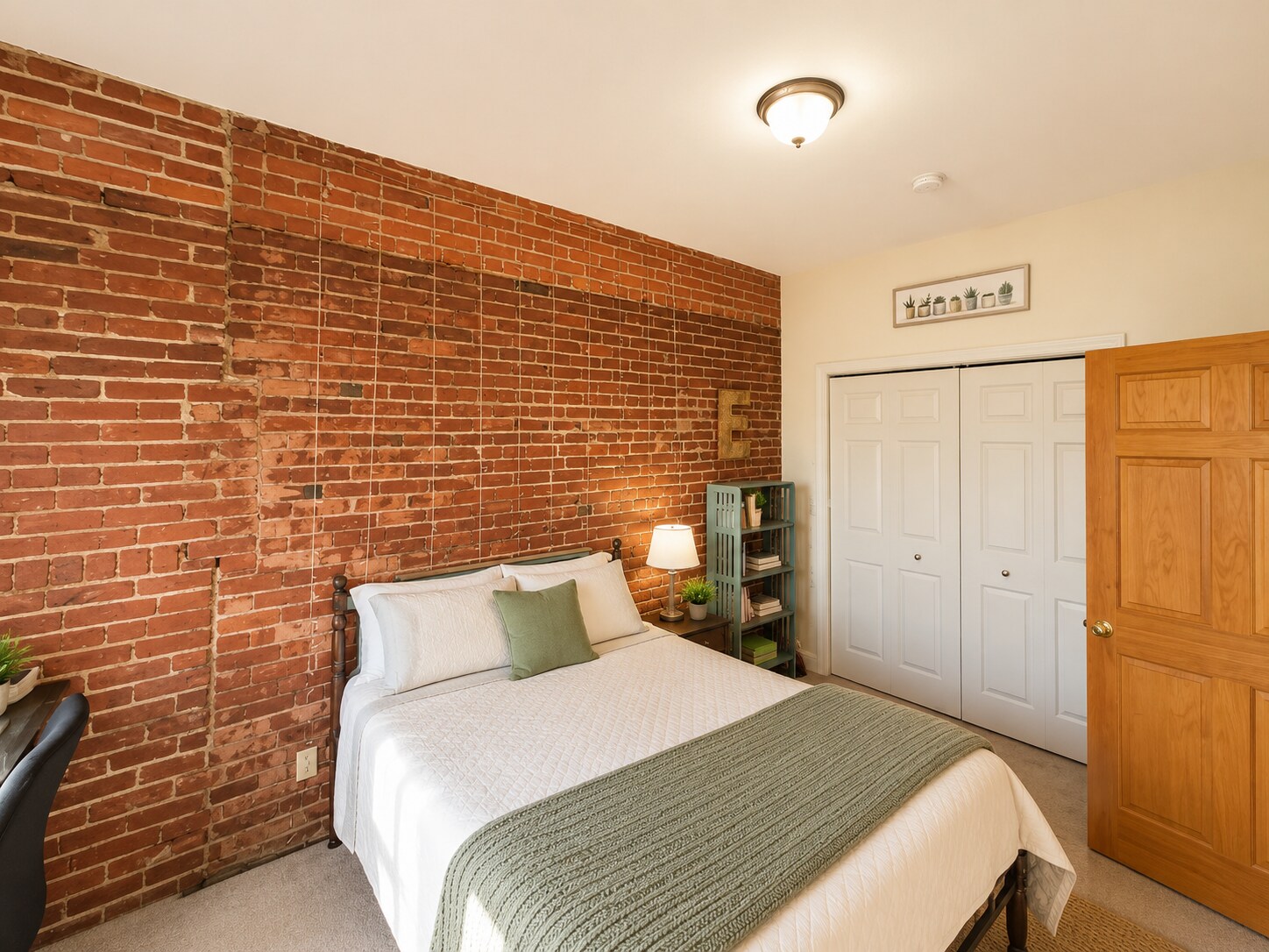 Building Photo - 1406 Beacon St