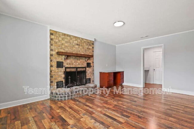Building Photo - 313 Clearwater Dr