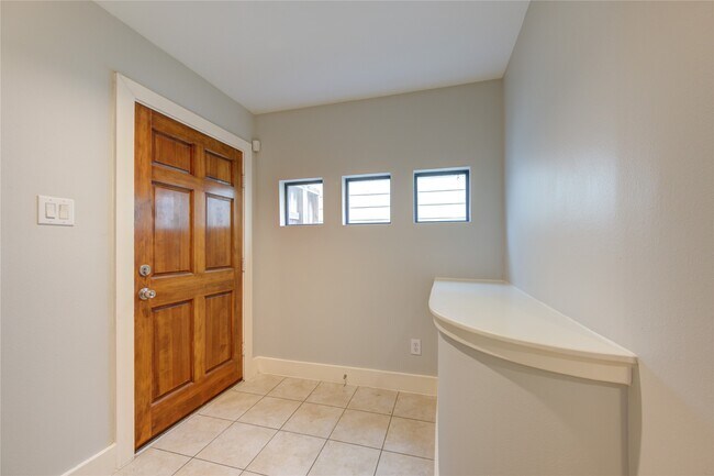 Building Photo - 3604 Omeara Dr