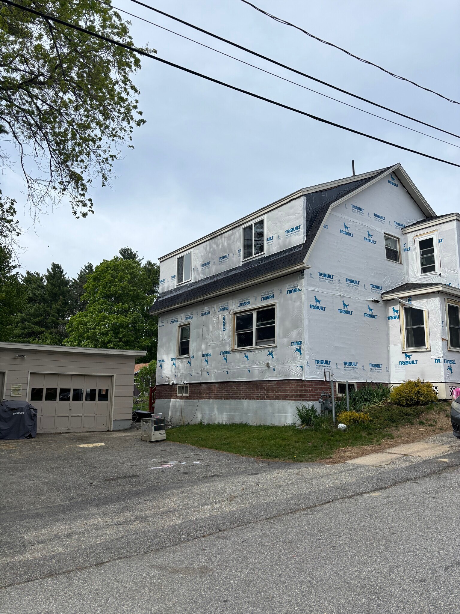 Building Photo - 48 Laurier St